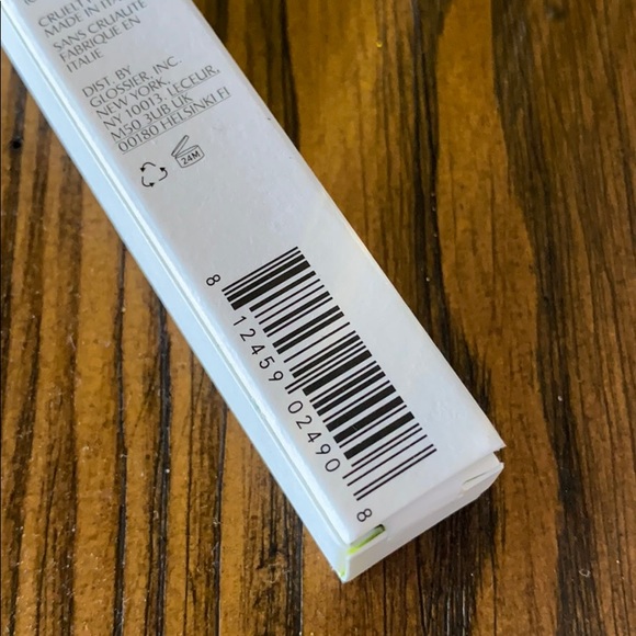 Glossier Play Vinylic Lip High Shine Lacquer - Picture 6 of 6